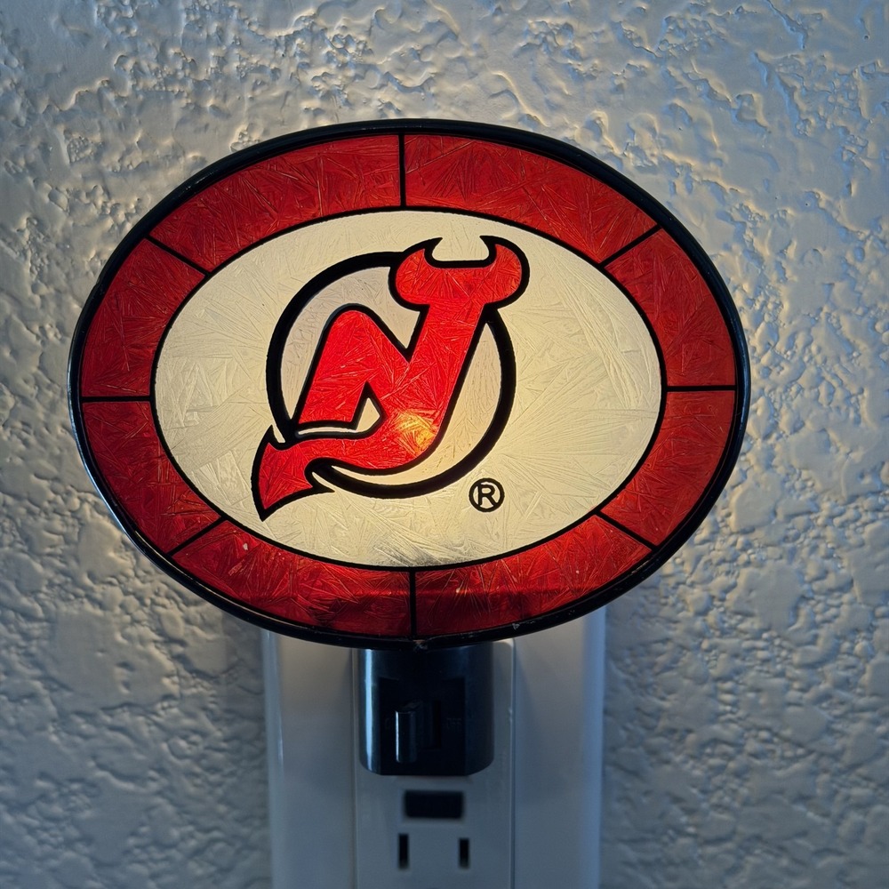 NHL New Jersey Devils Plug-in Night Light Stained Glass Logo Hockey Team Vintage